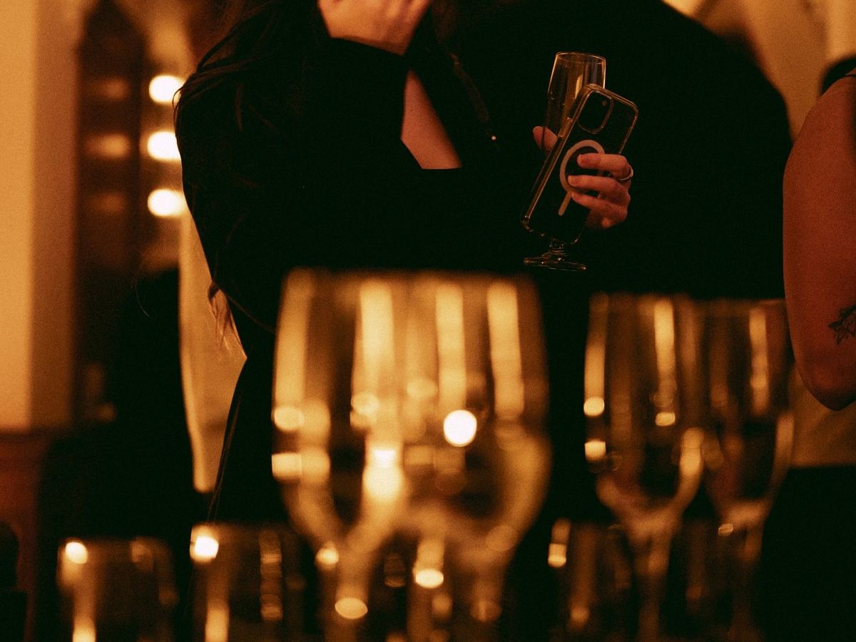 Candlelit glassware at a Den 1880 event